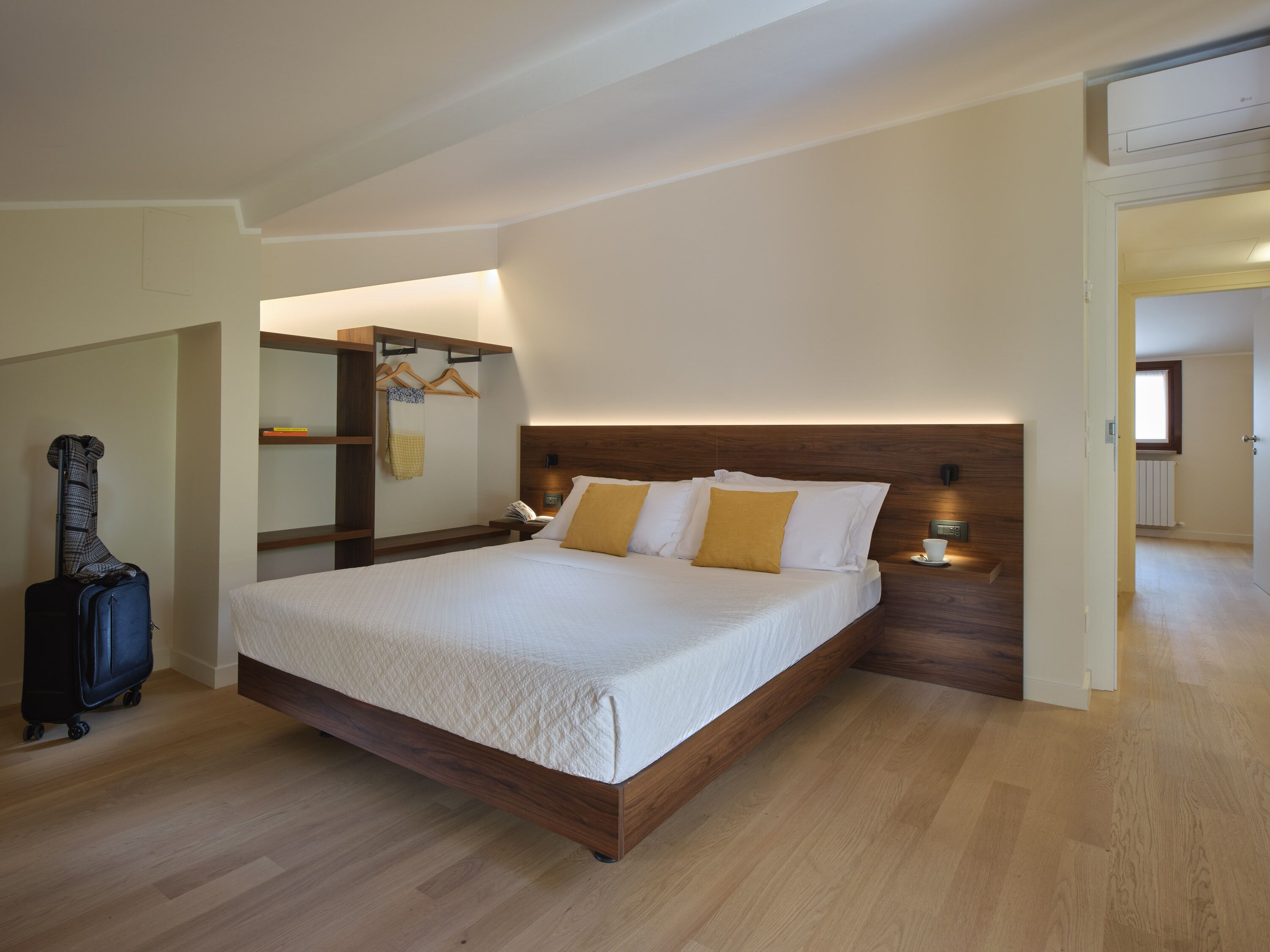 Ropa de cama de alta calidad y muebles diferentes 