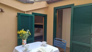 Junior Suite con terrazza | 露台/庭院