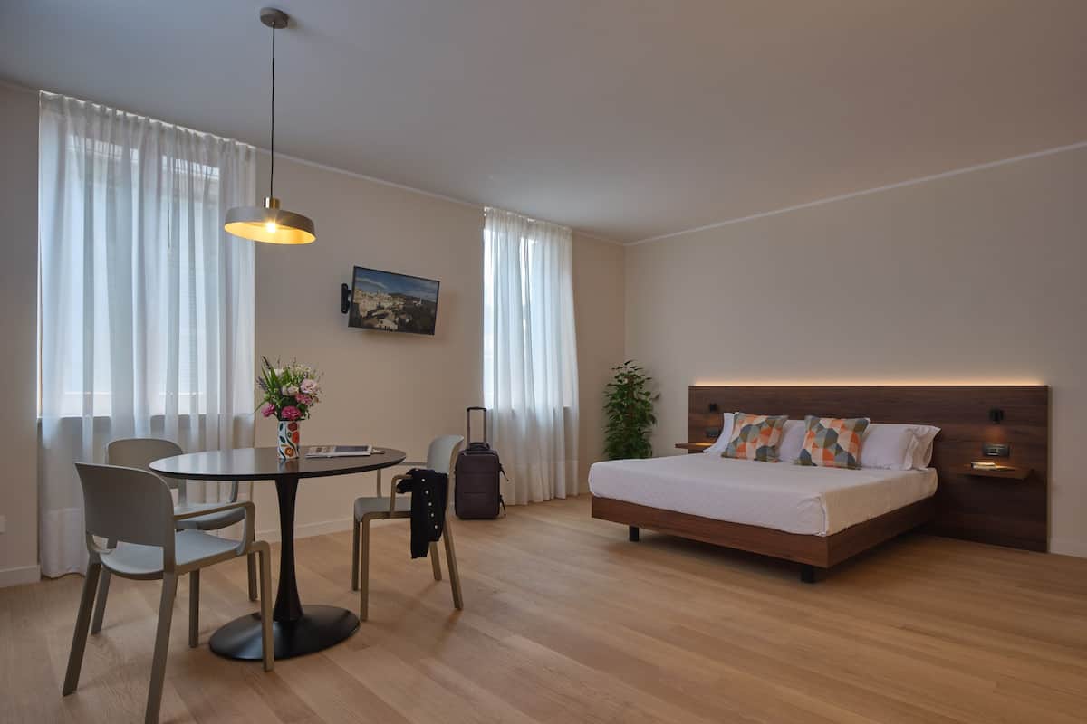 Deluxe Triple Room | 1 chambre, ameublement personnalisé