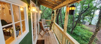 The Waverly Tree House