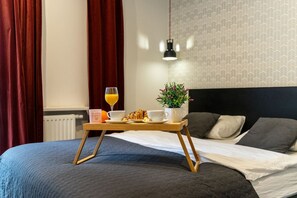 1 habitación, tabla de planchar con plancha, wifi gratis y ropa de cama 