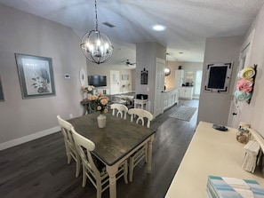 Dining - Renovated ranch with GOLF CART in Del Mar! (Lady Lake)