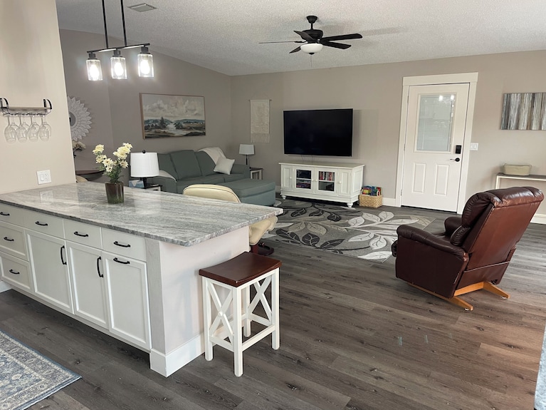 Renovated Ranch With Golf Cart In Del Mar! - Lake Weir, FL