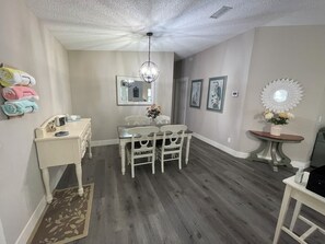 Interior - Renovated ranch with GOLF CART in Del Mar! (Lady Lake)