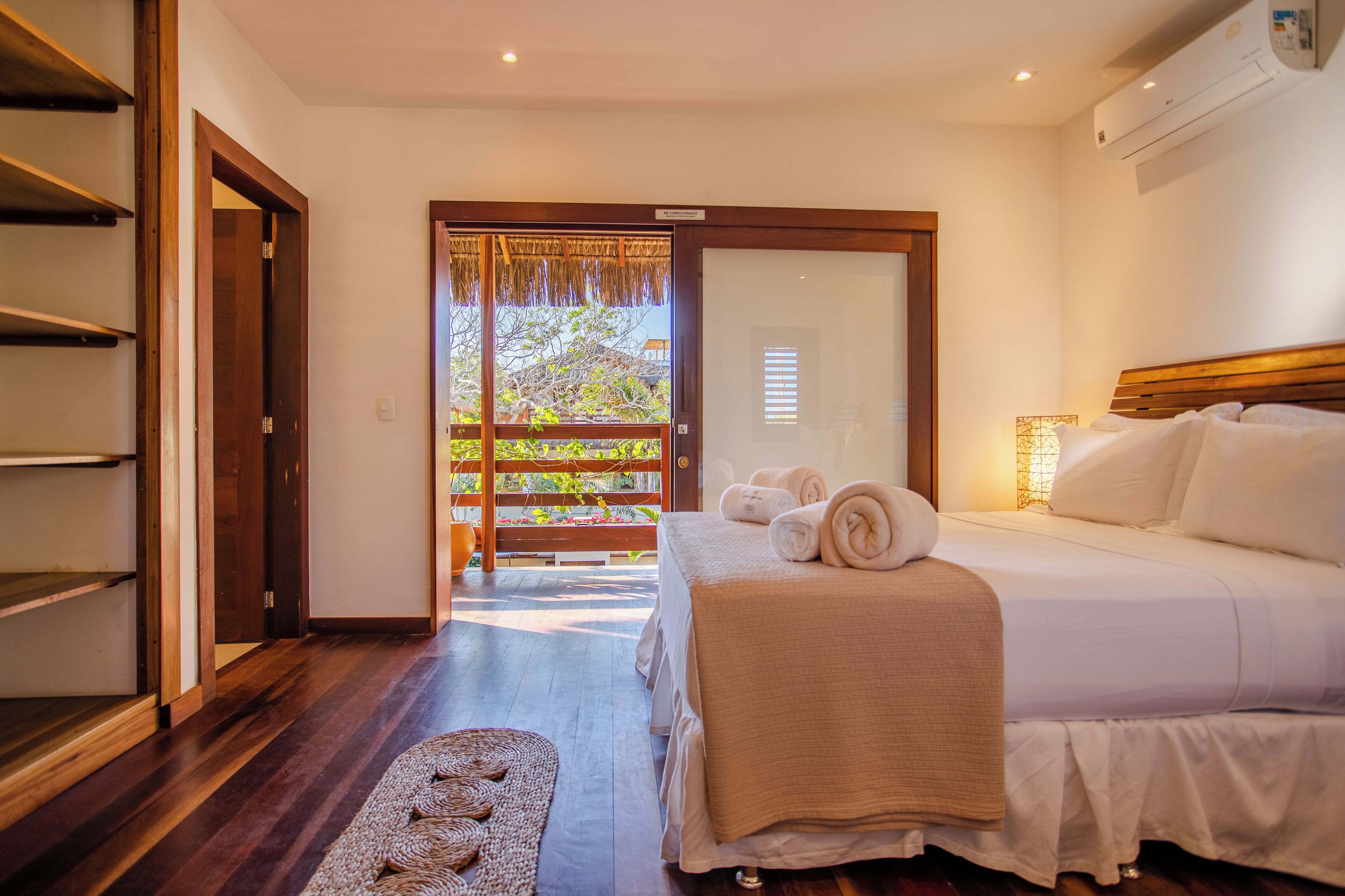Deluxe Villa | 4 bedrooms, in-room safe, desk, laptop workspace