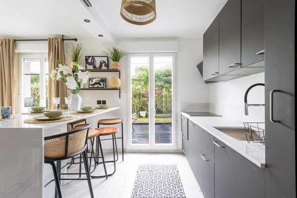 Fridge, microwave, oven, dishwasher