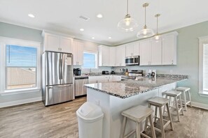 Fridge, microwave, oven, stovetop - 5 BR Beach House | Pool Tennis | Pet Friendly! (Baldwin County)