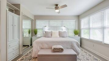 3 bedrooms, desk, iron/ironing board, WiFi