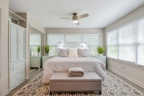 3 bedrooms, desk, iron/ironing board, WiFi