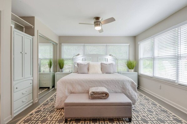 3 bedrooms, desk, iron/ironing board, WiFi