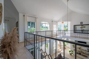 Interior - 4-BR Luxury Villa w/Pool, 2 min walk to beach (Sosúa)