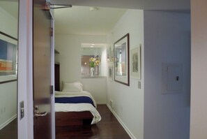 1 bedroom, iron/ironing board, free WiFi, bed sheets - Posh 1BD/1BA + Den Condo in a desirable Portside building w/ Parking & Amenities (San Francisco)