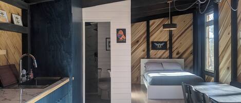 1 Schlafzimmer, Reisekinderbett, Bettwäsche