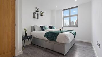 Luxury Apartment, 2 Bedrooms, Kitchen | Blackout curtains, soundproofing, iron/ironing board, free WiFi