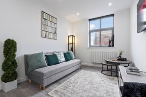 Living area - City Centre Luxury ApartmentSofa BedWIFI (Leicester)