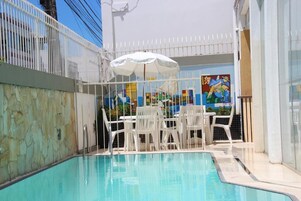 室外游泳池