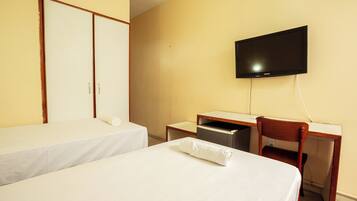 Quarto duplo standard | Wi-Fi de cortesia, roupa de cama