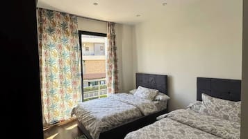 3 bedrooms, iron/ironing board, WiFi, bed sheets