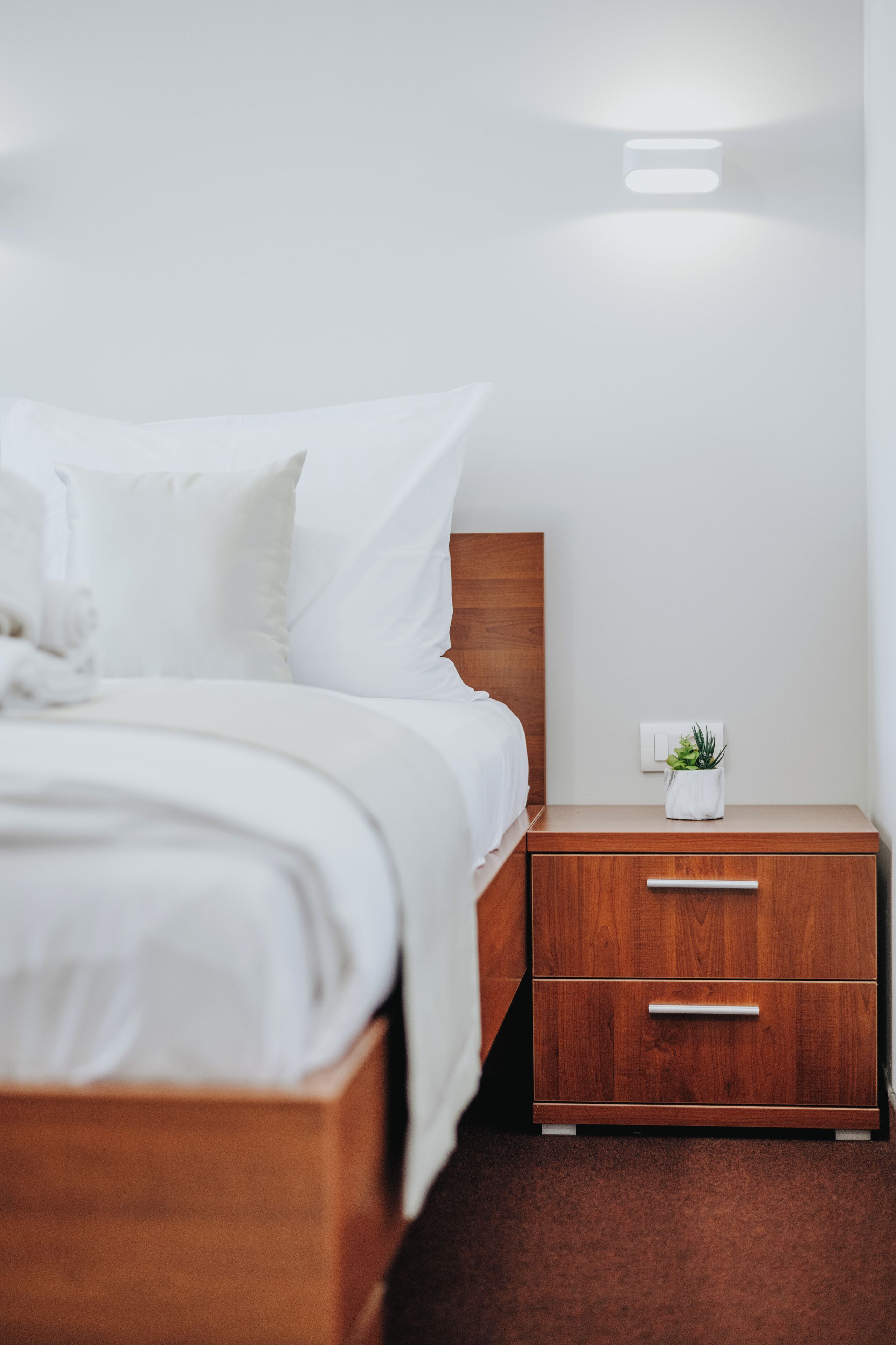 Desk, laptop workspace, soundproofing, free WiFi