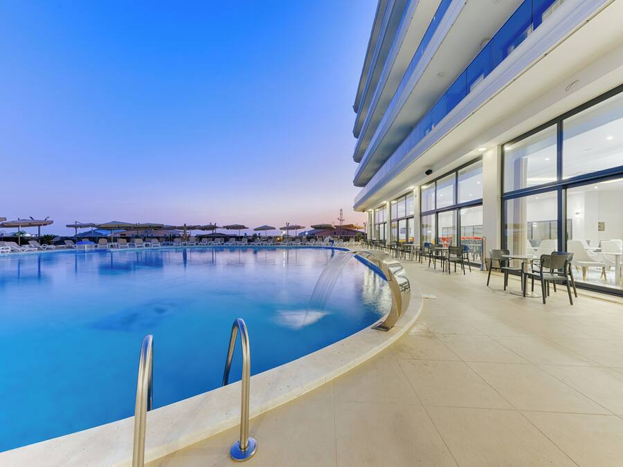 Piscina externa sazonal