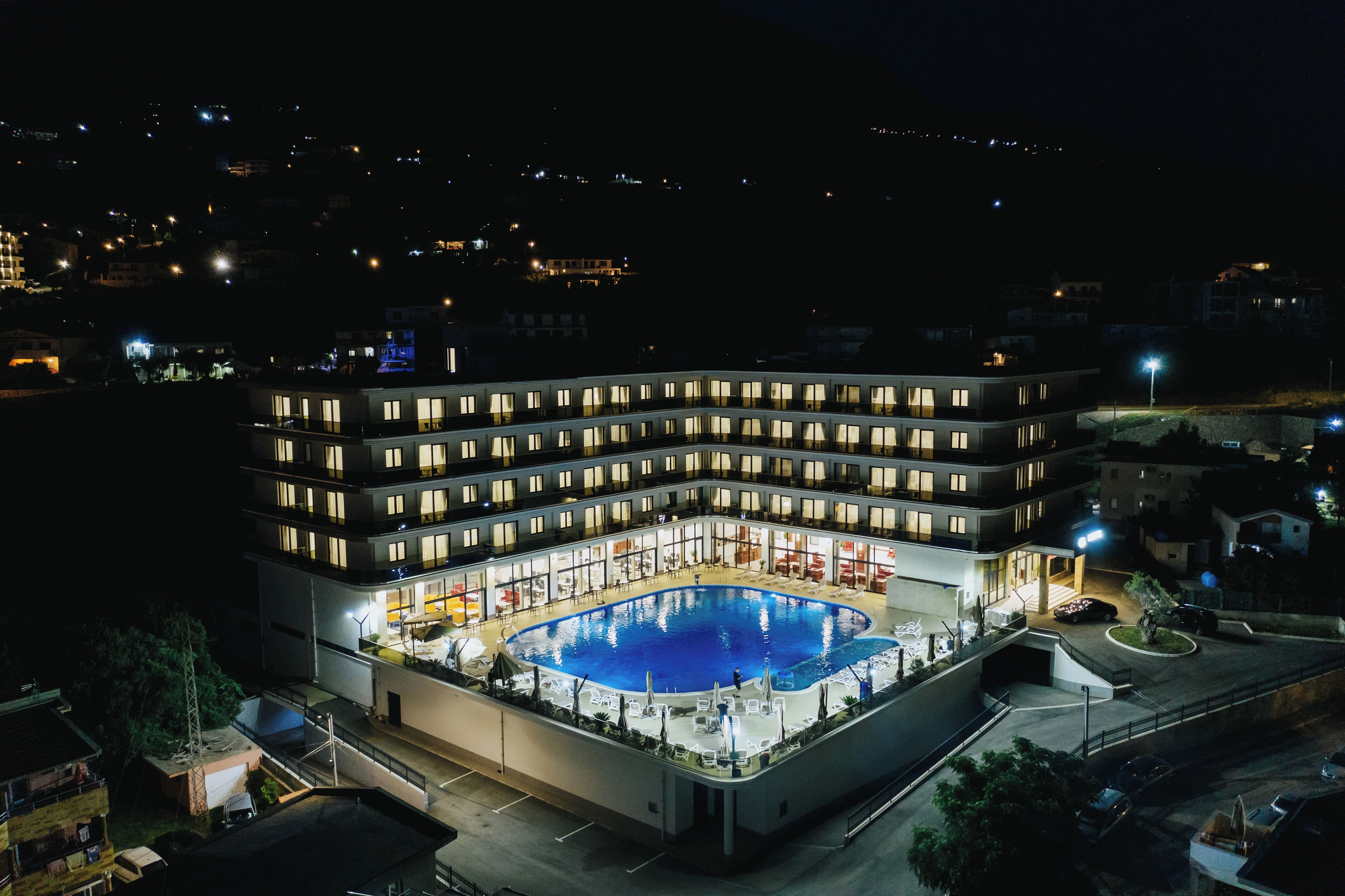 Piscine extérieure (ouverte en saison)