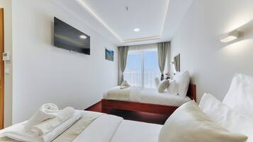 Desk, laptop workspace, soundproofing, free WiFi