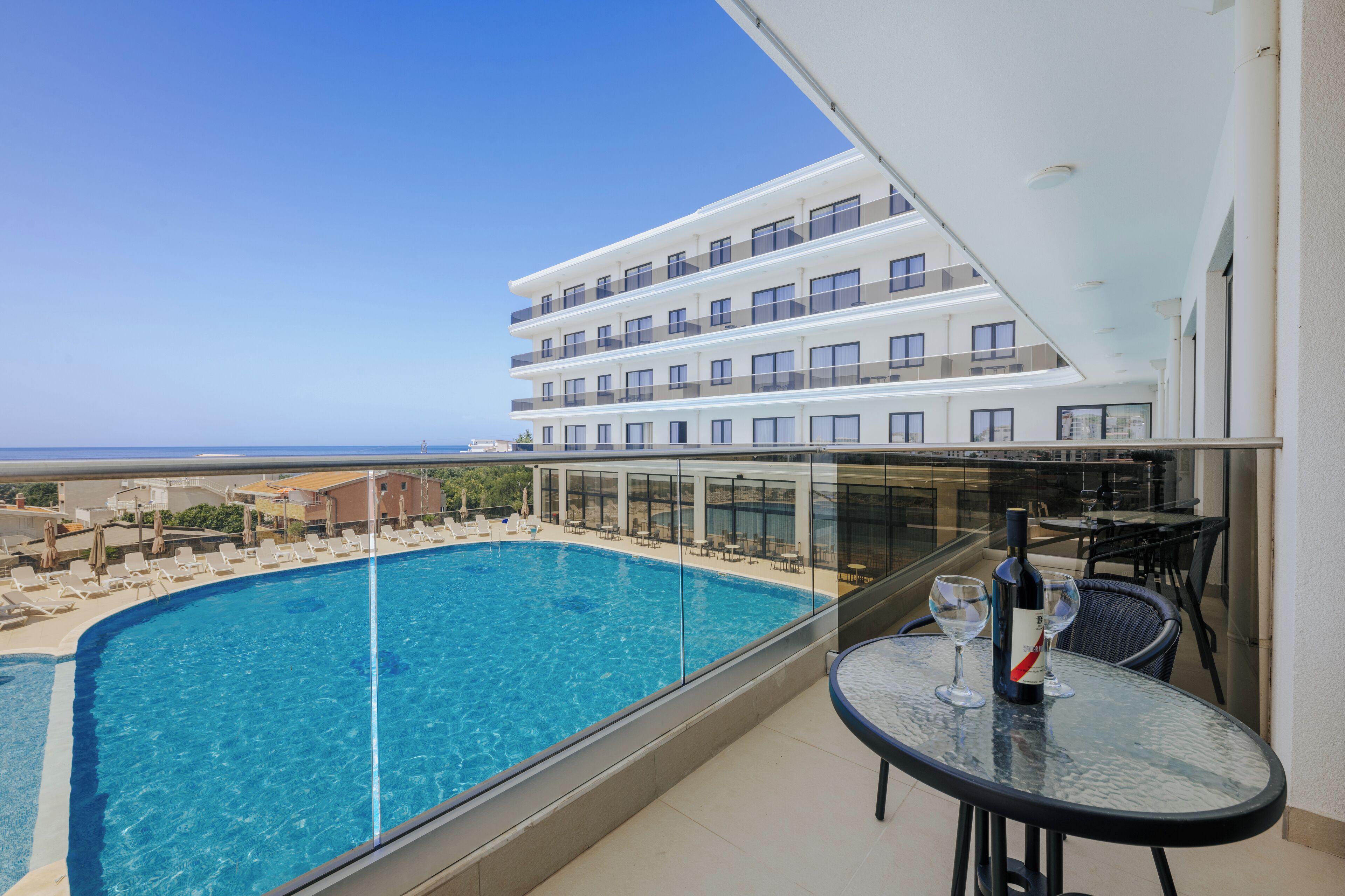 Außenpool (je nach Saison geöffnet)