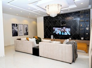 Interior - Techsphere Apartment with 2 bedrooms: 10 minutes from the Airport (Lagos)