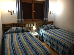 1 makuuhuone, silitysrauta/-lauta, Wi-Fi