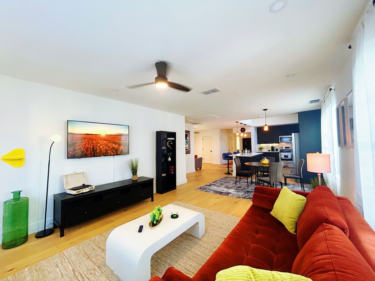 Photo 2 of Charming Home Near Downtown & SXSW Hotspots