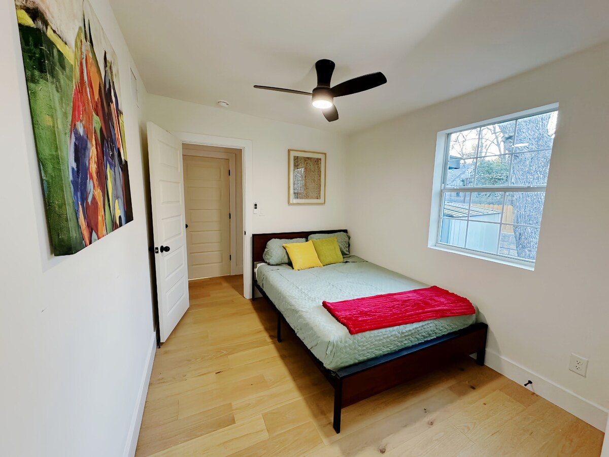 Photo 10 of Charming Home Near Downtown & SXSW Hotspots