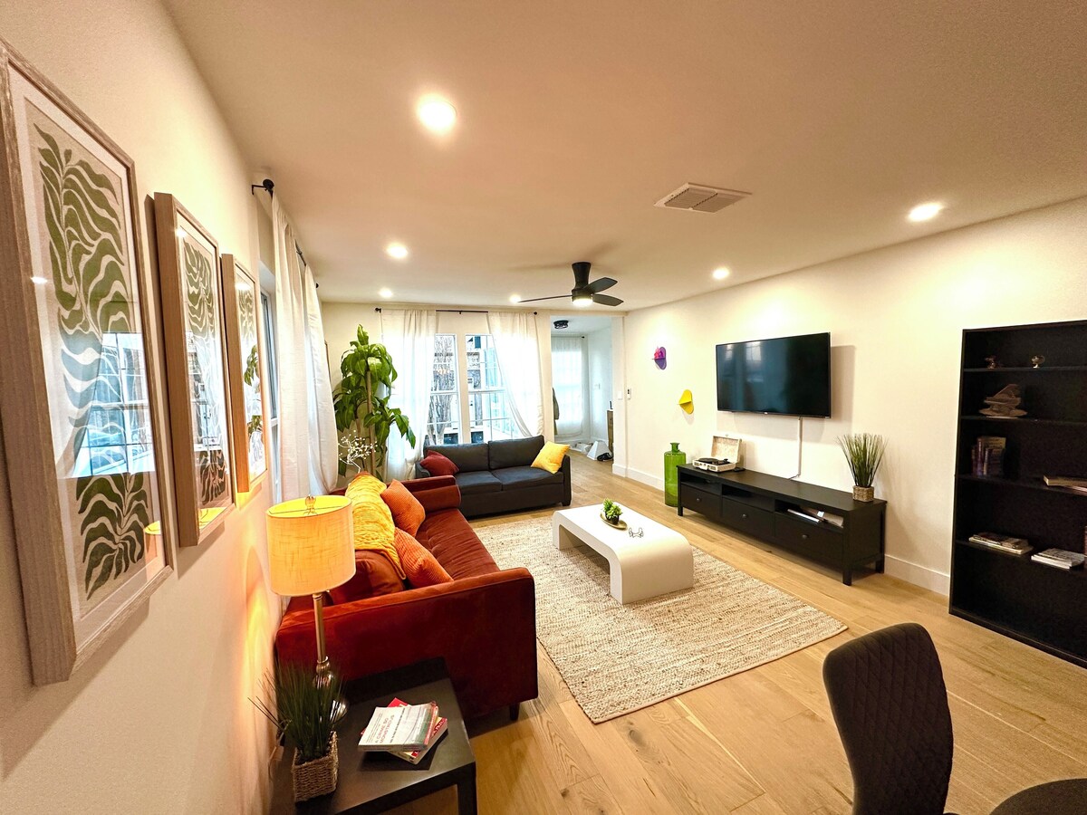 Photo 12 of Charming Home Near Downtown & SXSW Hotspots