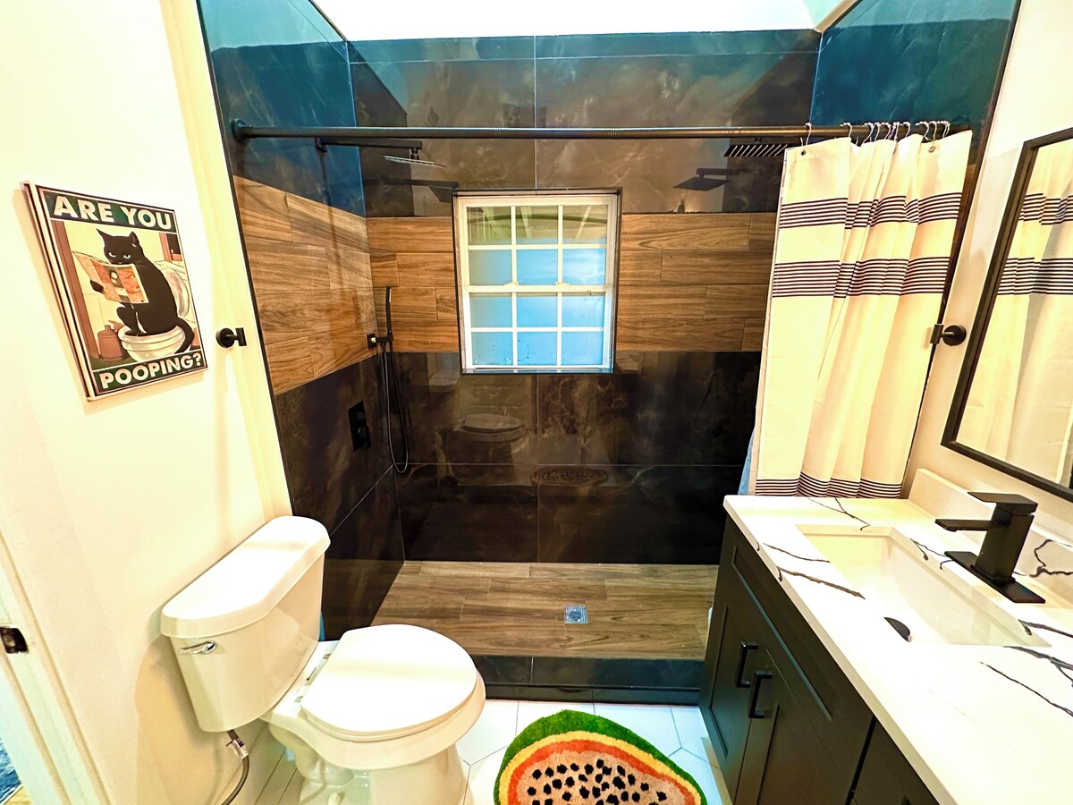 Photo 21 of Charming Home Near Downtown & SXSW Hotspots