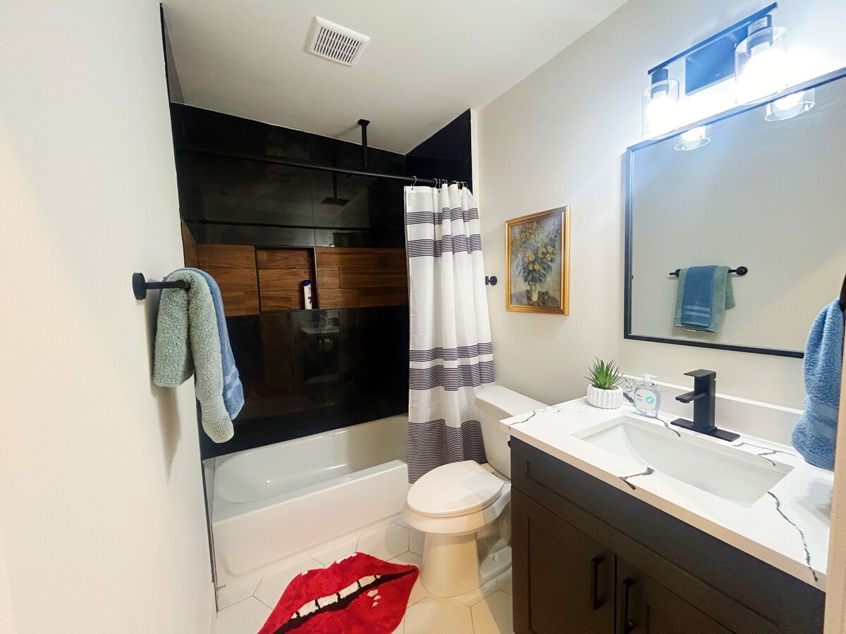 Photo 20 of Charming Home Near Downtown & SXSW Hotspots
