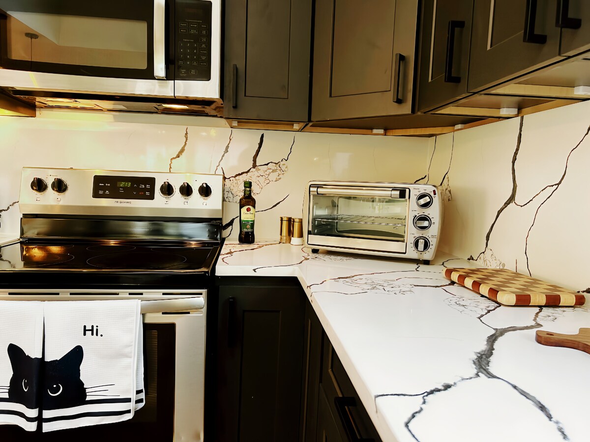 Photo 14 of Charming Home Near Downtown & SXSW Hotspots