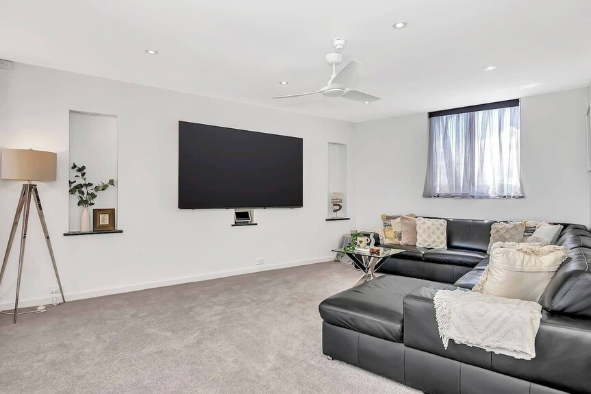 Glenelg Panorama Seaside Bliss With Jetty Views - Glenelg