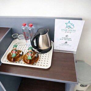 房內夾萬、書桌、隔音、免費 Wi-Fi