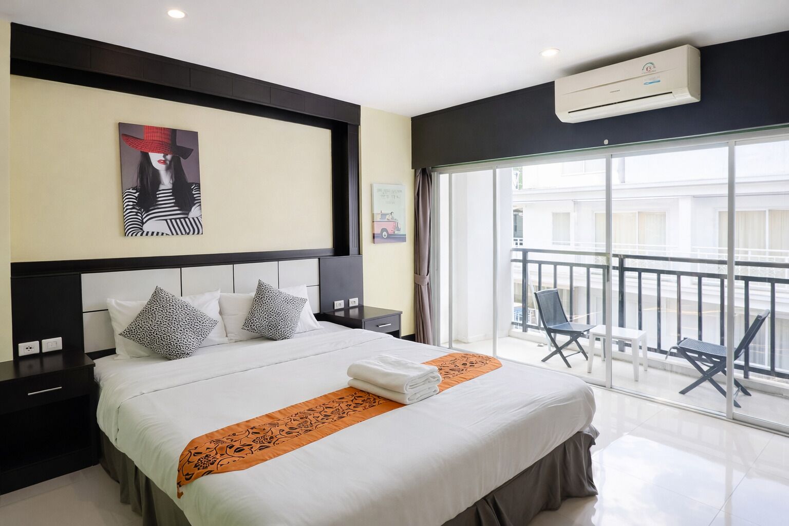 In-room safe, desk, soundproofing, free WiFi