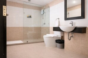 Shower, towels, soap, shampoo - Star House Patong (Patong)