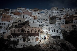 Aerial view - Lunar Sea Suite Hot-tub & Caldera View (Santorini)
