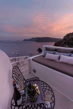 Deluxe Suite, 1 Queen Bed, Sea View | Terrace/patio - Lunar Sea Suite Hot-tub & Caldera View (Santorini)