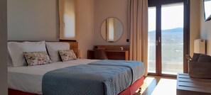 3 quartos, ferros/tábuas de passar roupa, Wi-Fi, roupa de cama