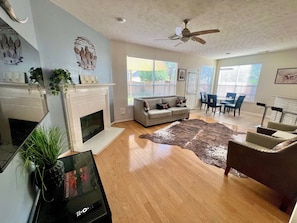 Smart-TV, peis og kontorer