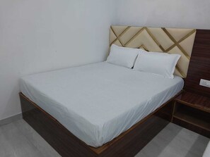 Deluxe Room | Free WiFi