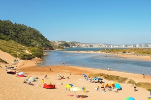 Beach - Alice's House, Private Pool, 7 km from Beach (Casal do Amaro, Alfeizerão)