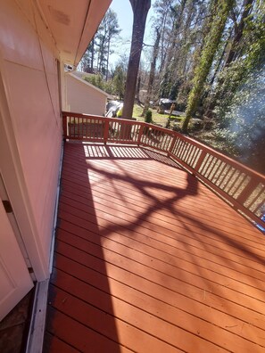 Terrace/patio - Holy Home 3-bedroom with AC and WiFi. Bless you in Morrow. Peace & a low price. (Morrow)