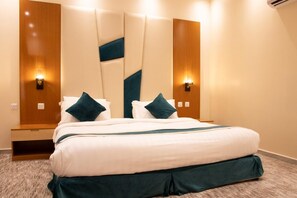Standard-Apartment, Stadtblick | 1 Schlafzimmer, Schreibtisch, kostenloses WLAN