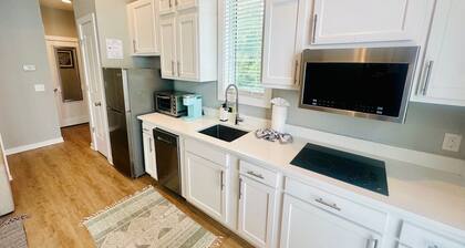 Downtown Park Circle Loft