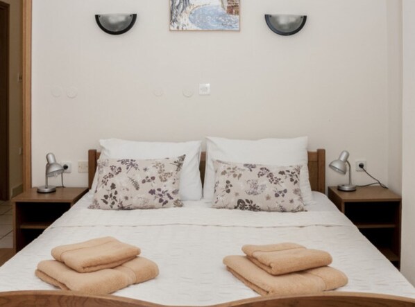 Internet, bed sheets - Apartments Božica - Studio (Vrboska)