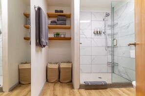 Shower, hair dryer, towels
